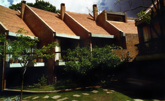 Conjunto Residencial El Retiro :: Bogotá, Colombia | Diseño: Daniel Winograd y Luis Jorge Perry