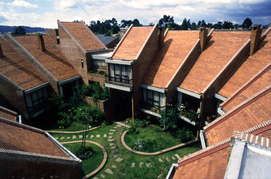 Conjunto Residencial El Retiro :: Bogotá, Colombia | Diseño: Daniel Winograd y Luis Jorge Perry